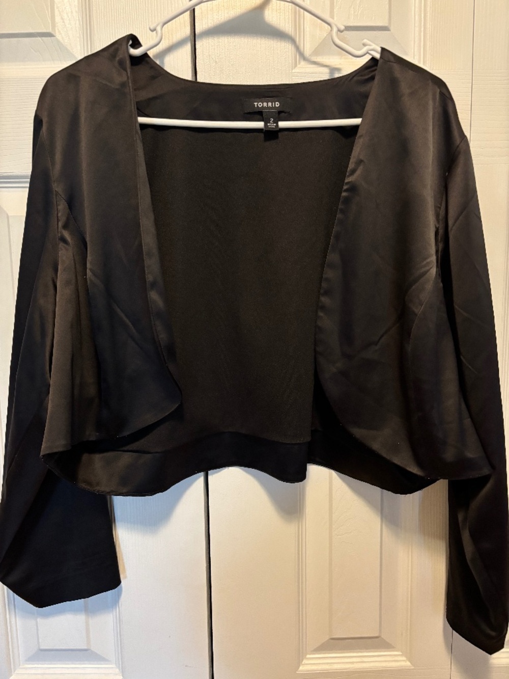 Torrid Size 2 Black Satin Open Front Shrug Bolero Plus Size